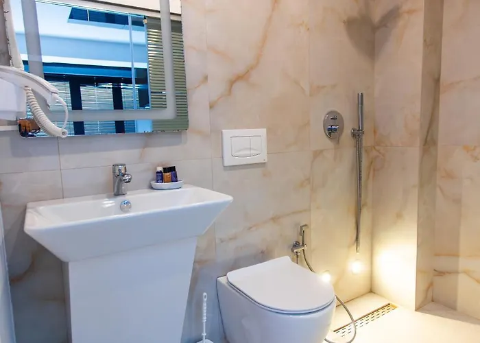 Hotel Modern By The Bubbles