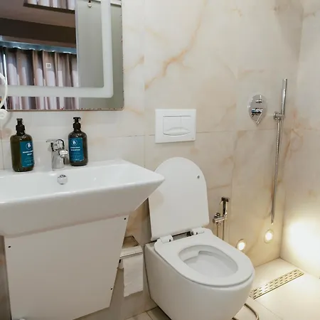 Modern By The Bubbles Hotel Tirana