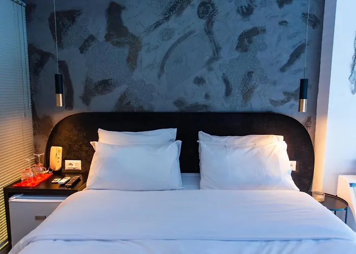 Modern By The Bubbles * ティラナ