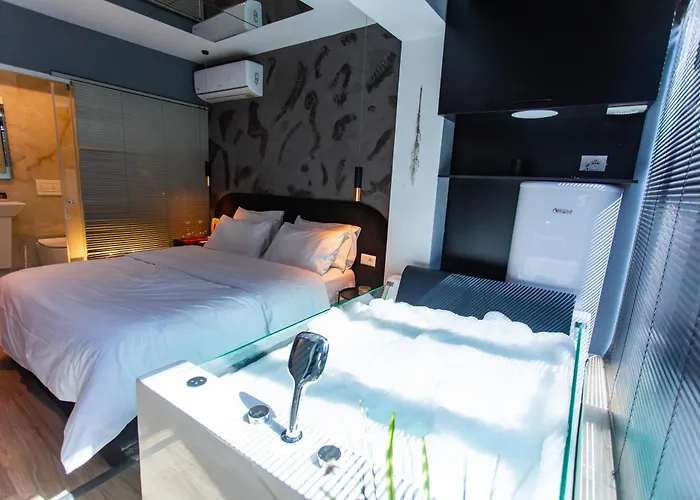 Modern By The Bubbles ホテル *